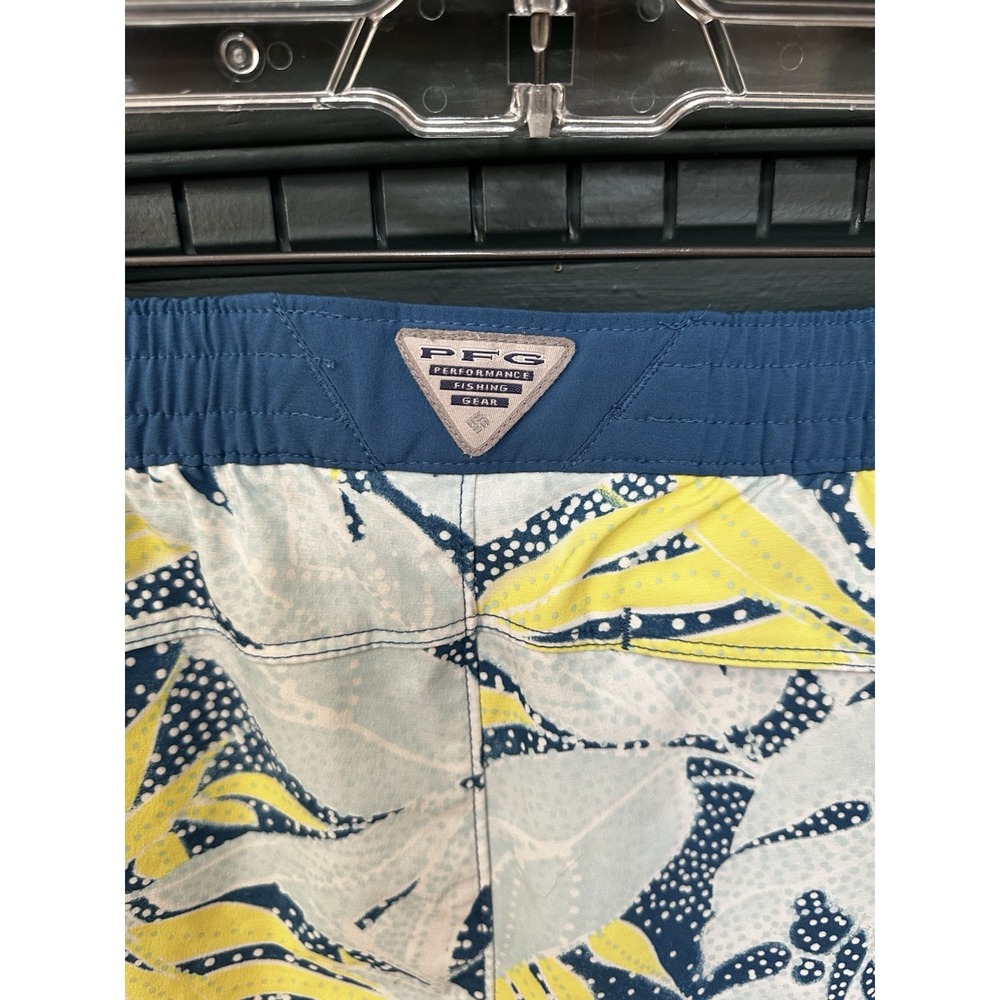 Women's Columbia PFG Tidal II 5" Inseam Small 3 Pockets Tropical Print Shorts - Picture 5 of 7